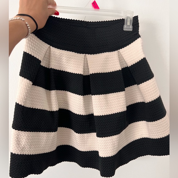 XHILARATION | Mini Skirt - Picture 3 of 6